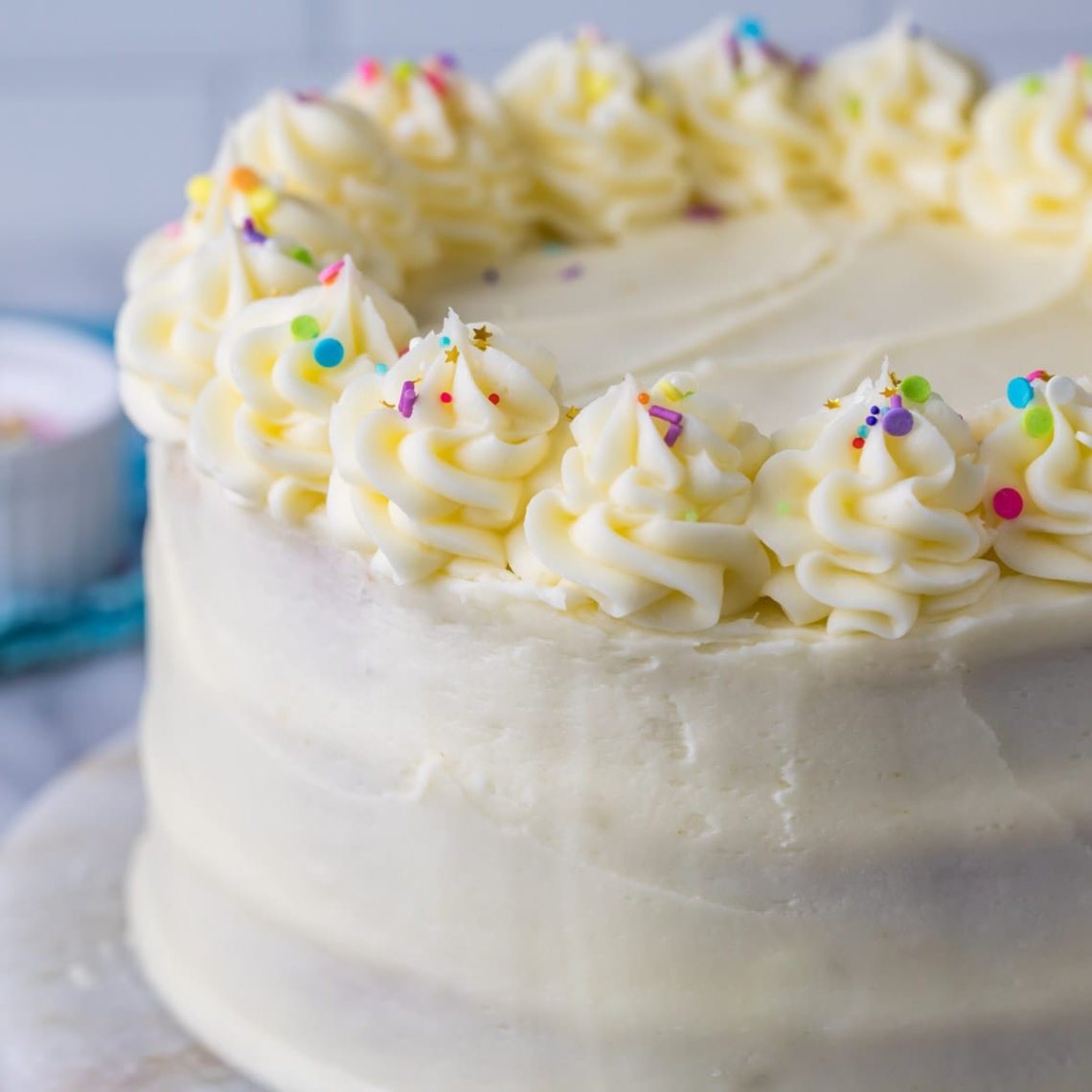 birthday cake decorations ideas Bulan 5 How to Decorate a Cake (For Beginners) - Sugar Spun Run