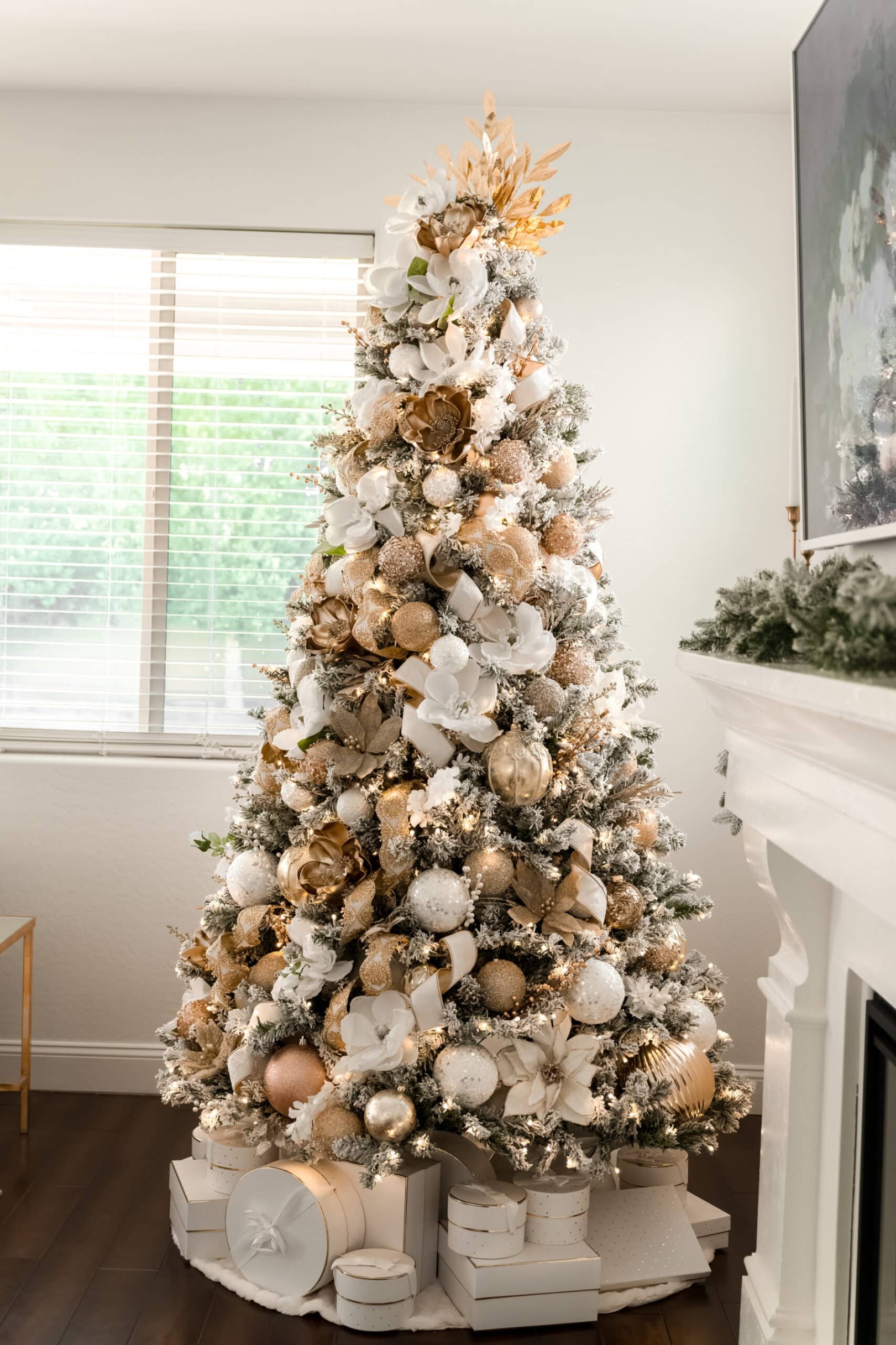 christmas tree decoration gold and white Niche Utama Home How to Decorate an Elegant White and Gold Christmas Tree Like A Pro